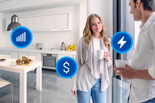 Energy-management_couple-in-kitchen_mobile